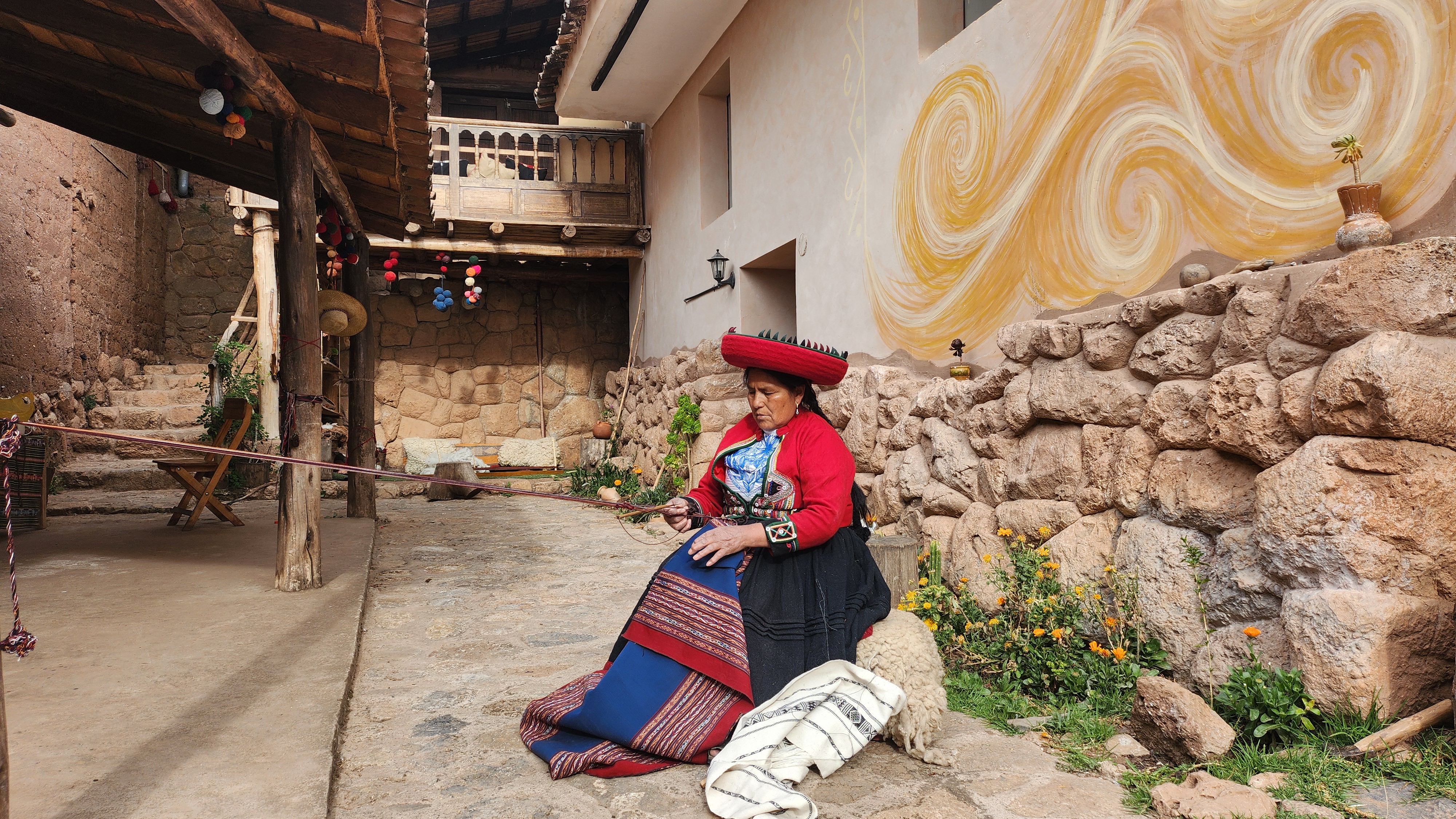 Workshop courtyard in Chinchero, the meeting point for arrival